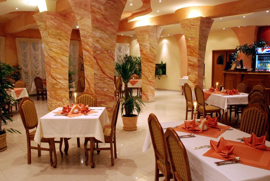 Secession Hotel Leczna المظهر الخارجي الصورة