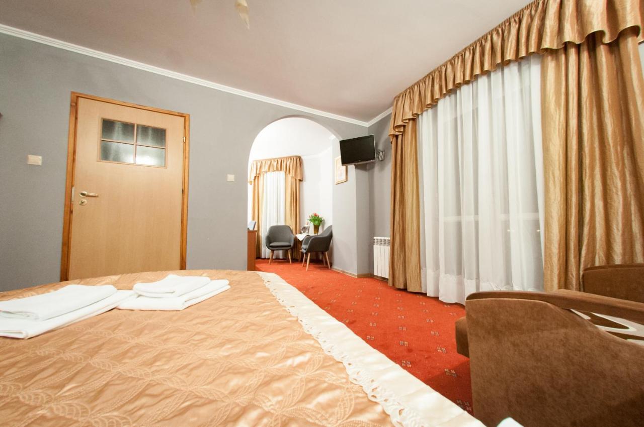 Secession Hotel Leczna المظهر الخارجي الصورة