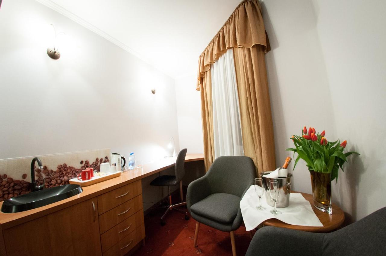 Secession Hotel Leczna المظهر الخارجي الصورة